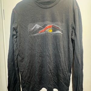 Icebreaker Charcoal Long Sleeve Shirt with Mountain Graphic